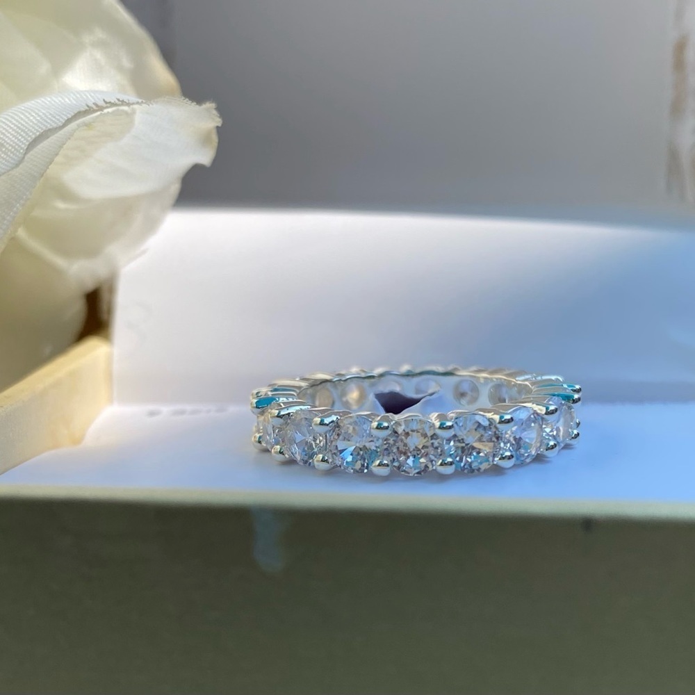 NWT CHARTER CLUB ANNIVERSARY RING IN FINE SILVER W/CUBIC ZIRCONIA STONES- 6 or 8